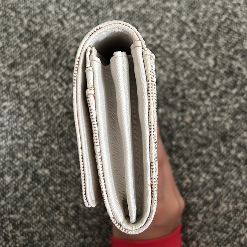 Michael Kors wallet - Picture 12 of 12